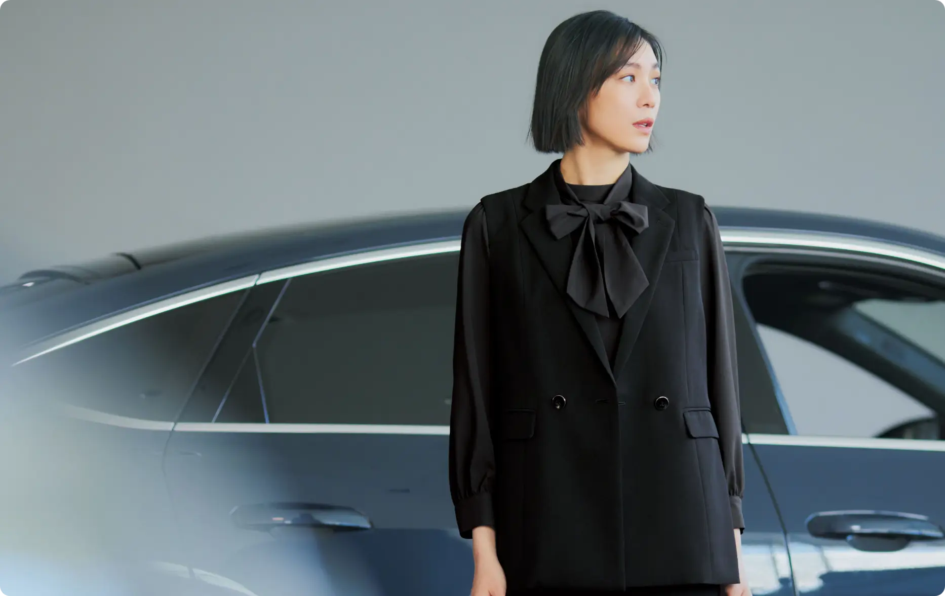 ジャケット姿の女性